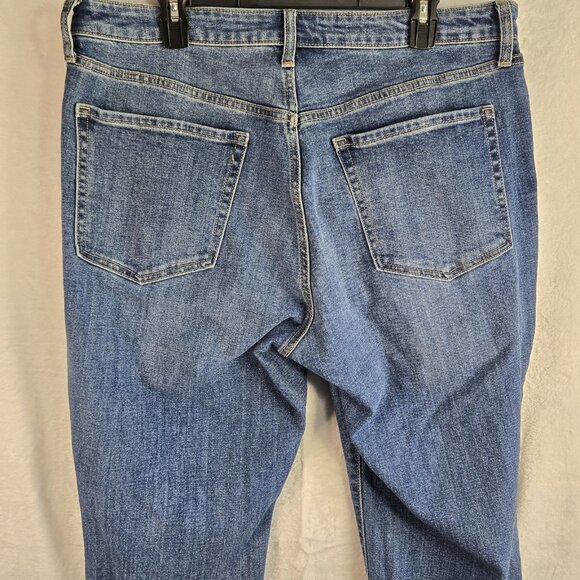 Old Navy High Rise OG Straight Womens Size 16 Blue Stretch Denim Jean CAPRIS - Picture 7 of 8